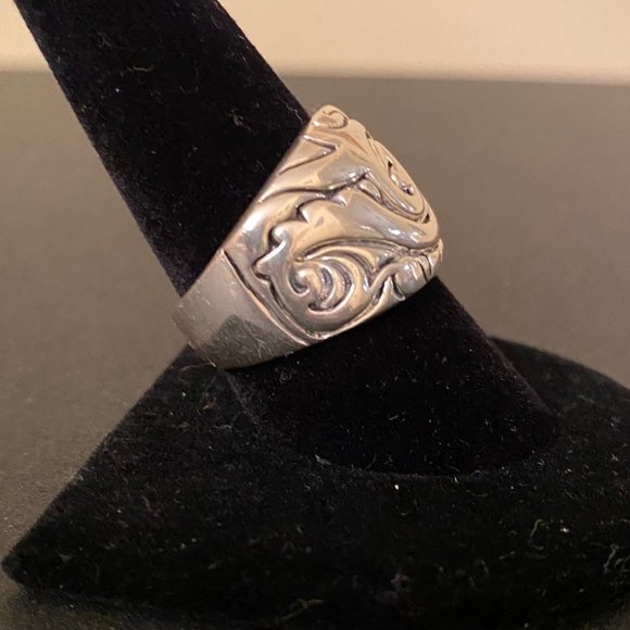 Sterling Silver Ring with Vine Pattern, Size 9.5 - Picture 2 of 5